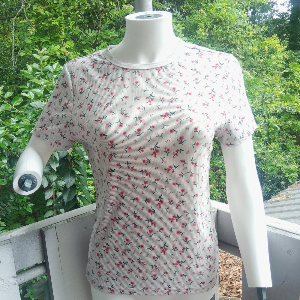 Cottage Ditsy Floral Ribbed Baby Tee To